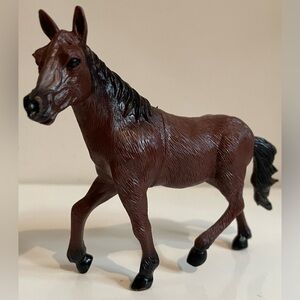 GREENBRIER INTERNATIONAL 4.5” X 5.5” Brown STALLION HORSE FIGURE w/ Black Mane